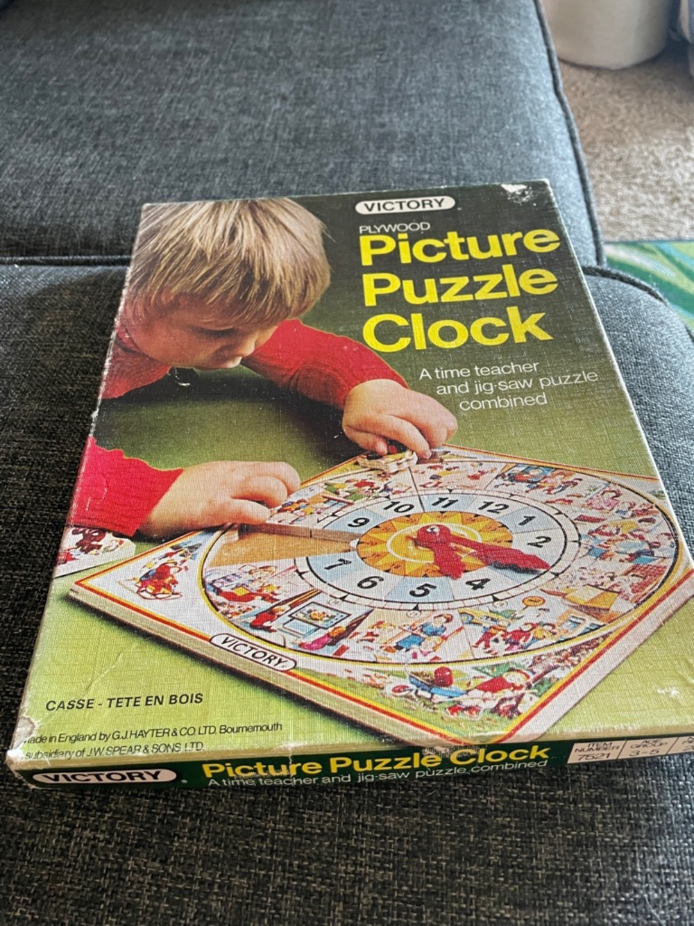 Vintage 1977 Kids Picture Puzzle Clock in Green and Red